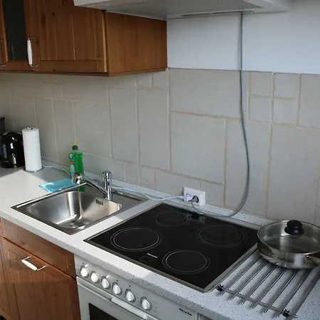 Kifer Apartment *