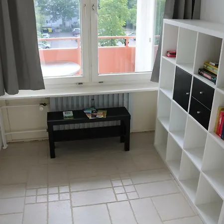 Kifer Apartment *