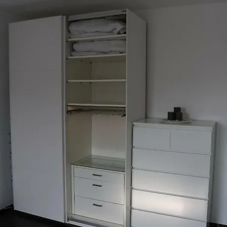 Kifer Apartment *